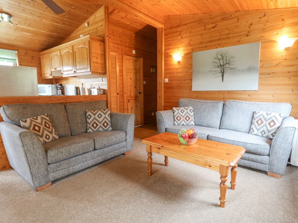 16 Amber Wood Lodge view 3