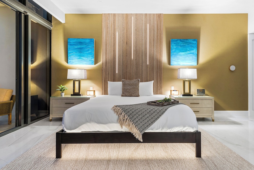 Luxury Vacation Rentals in South Beach by LRMB
