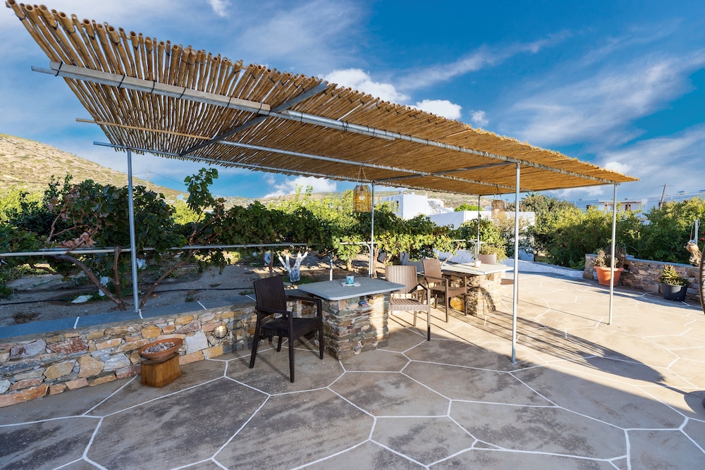 Irini Pension