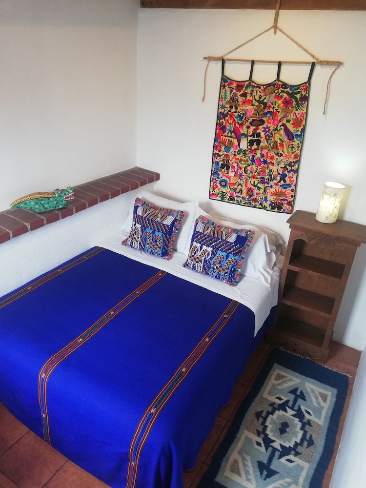 Yellow House - Hostel