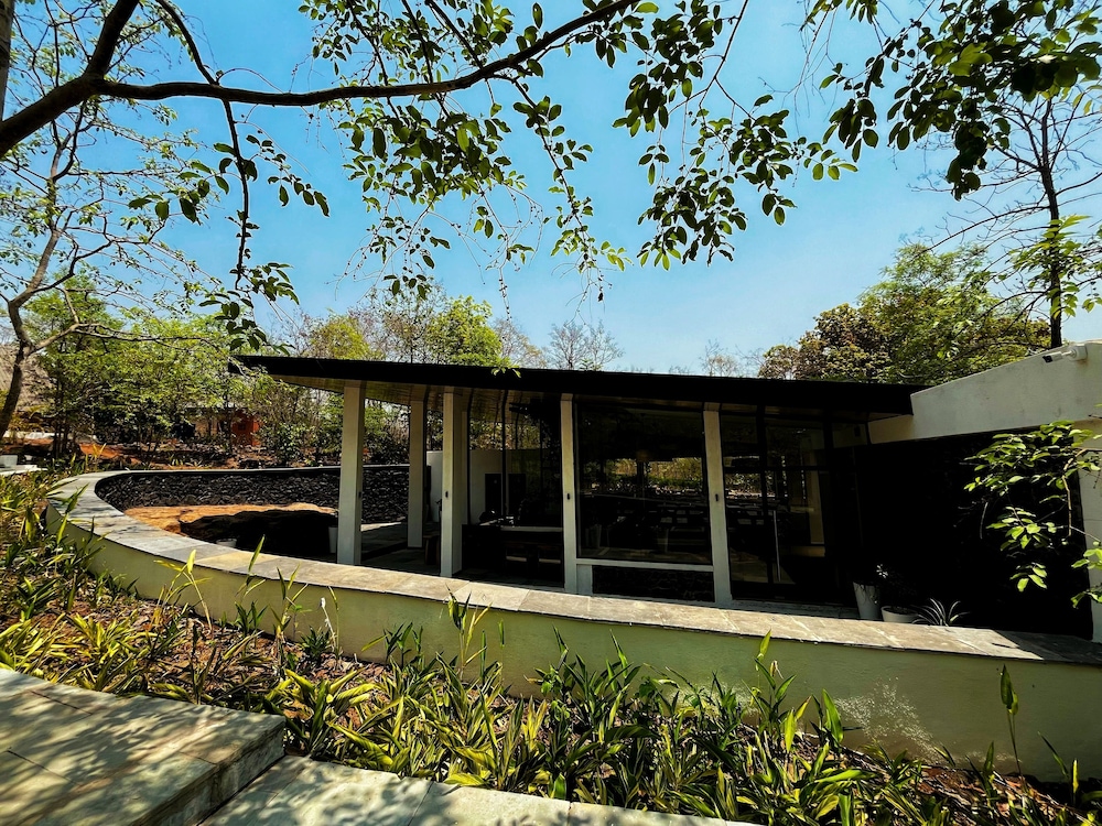 Bird's Nest Resort - Shahapur