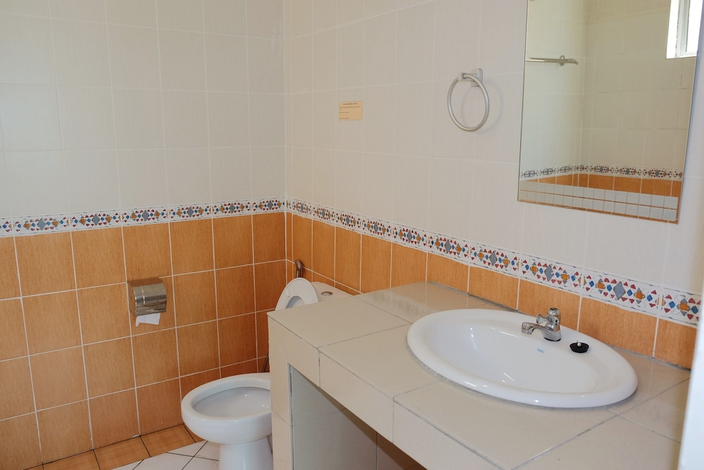Natol Homestay - Kuching Home Penthouse Airport Road