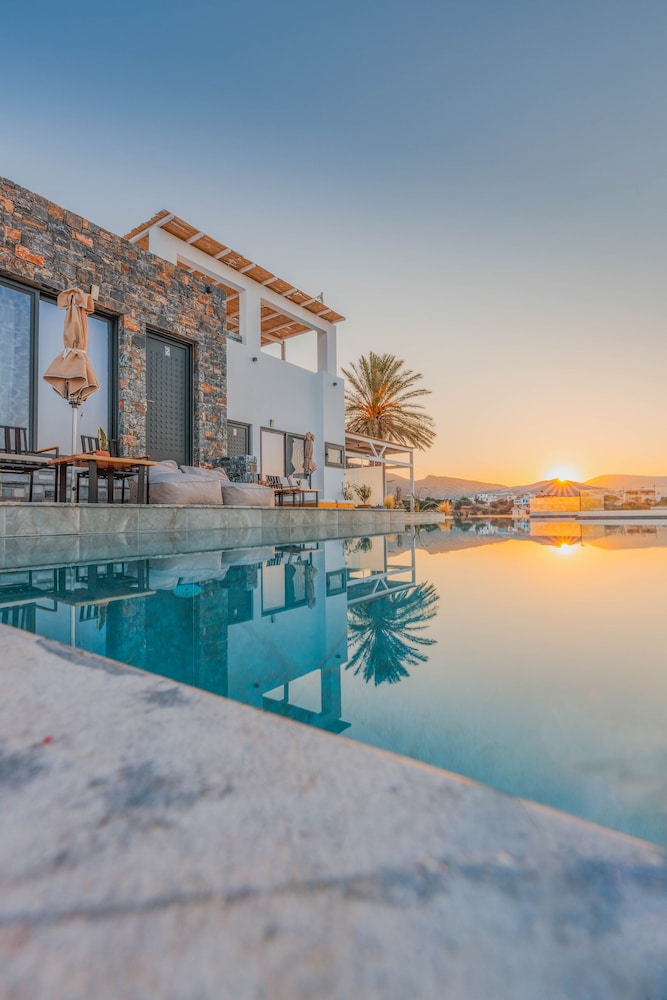 Plakakia Luxury Apartments