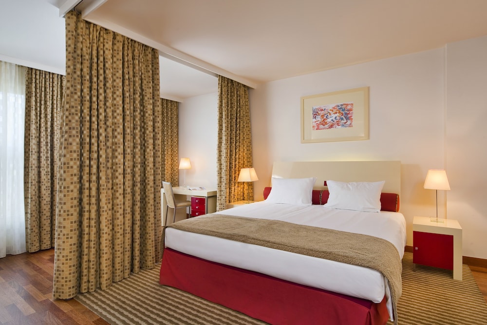 Mamaison Residence Diana - Image 4