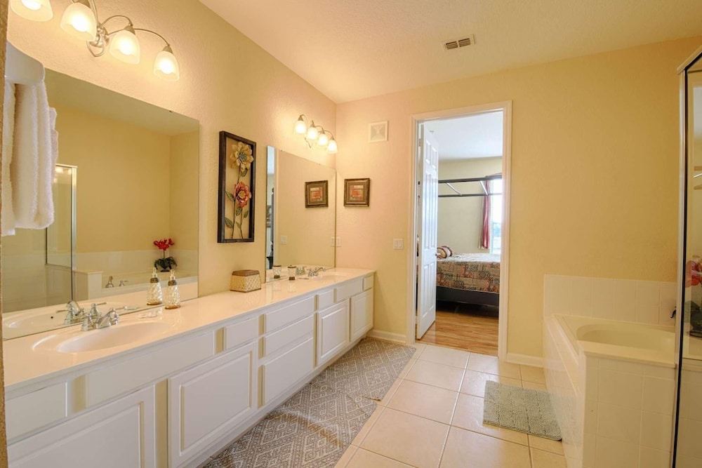 5048 Vista Cay - Image 4