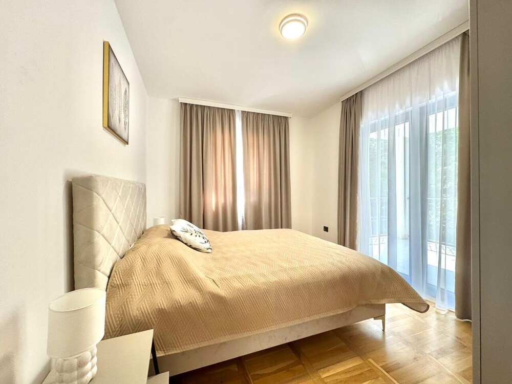 Sunny Bay Apartments