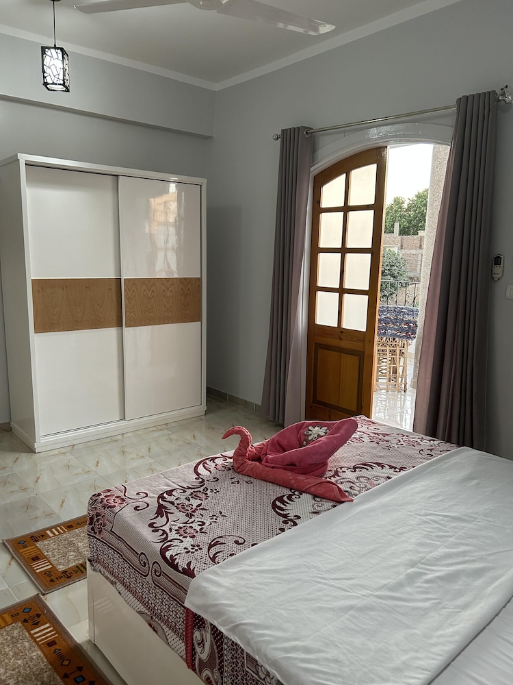 Lemon Tree Guest House and Swimming Pool view 3