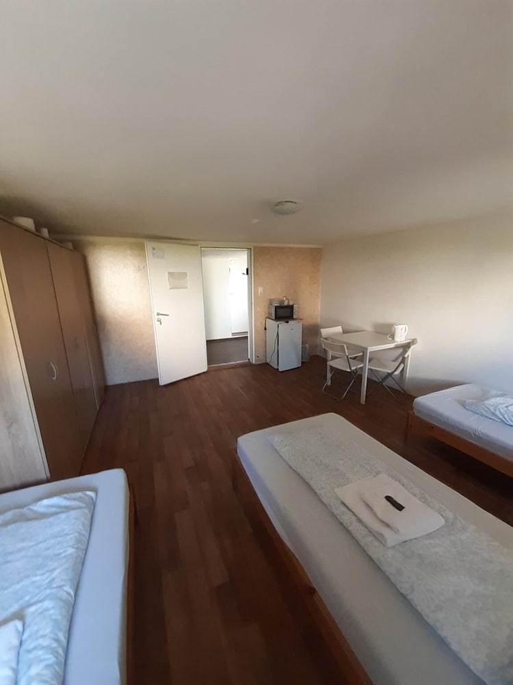 2-Rent Group Hostel Rooms&Apartments EVE168