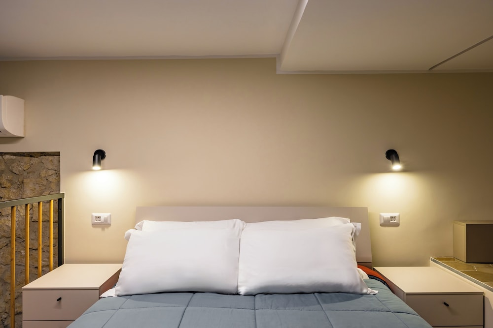 La Pinacoteca Aparthotel by NapoliApartments