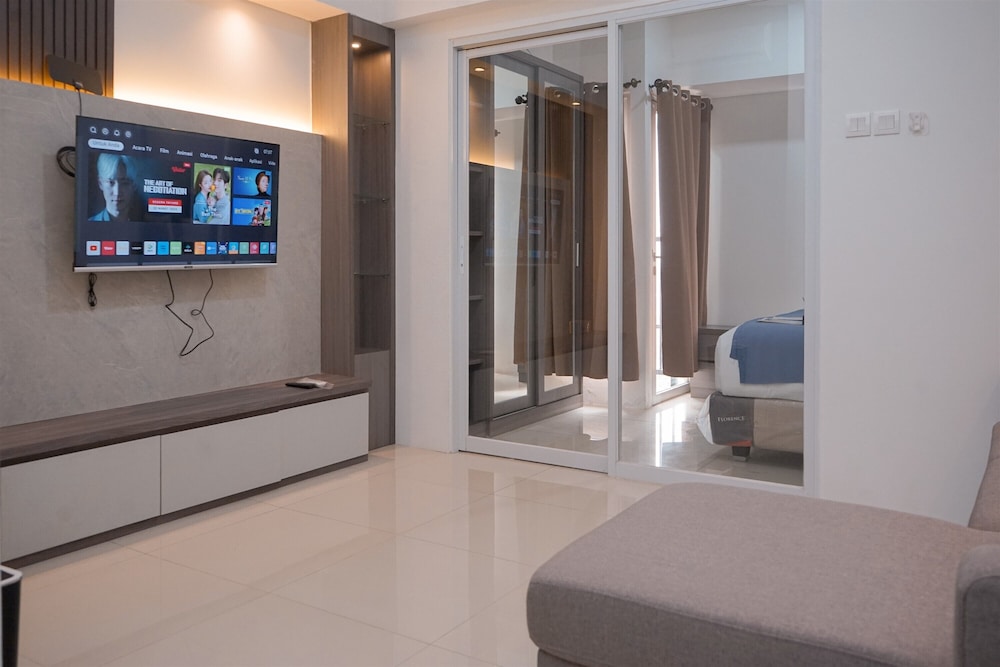 Cozy Stay Studio At Tamansari Bintaro Mansion Apartment