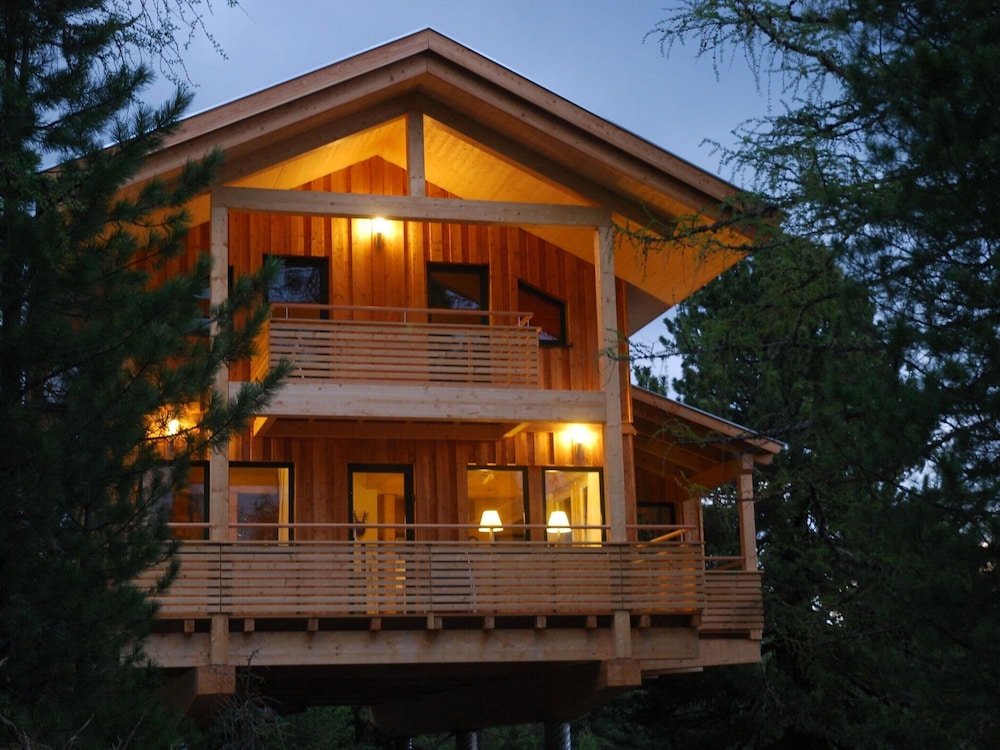 Chalet in Alps Near Ski Slopes and Sauna