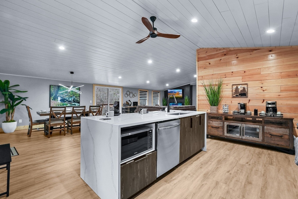 Creekside Retreat 3 Bedroom Cabin