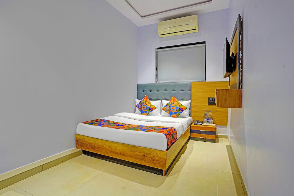 Fabhotel Nidhivan Palace