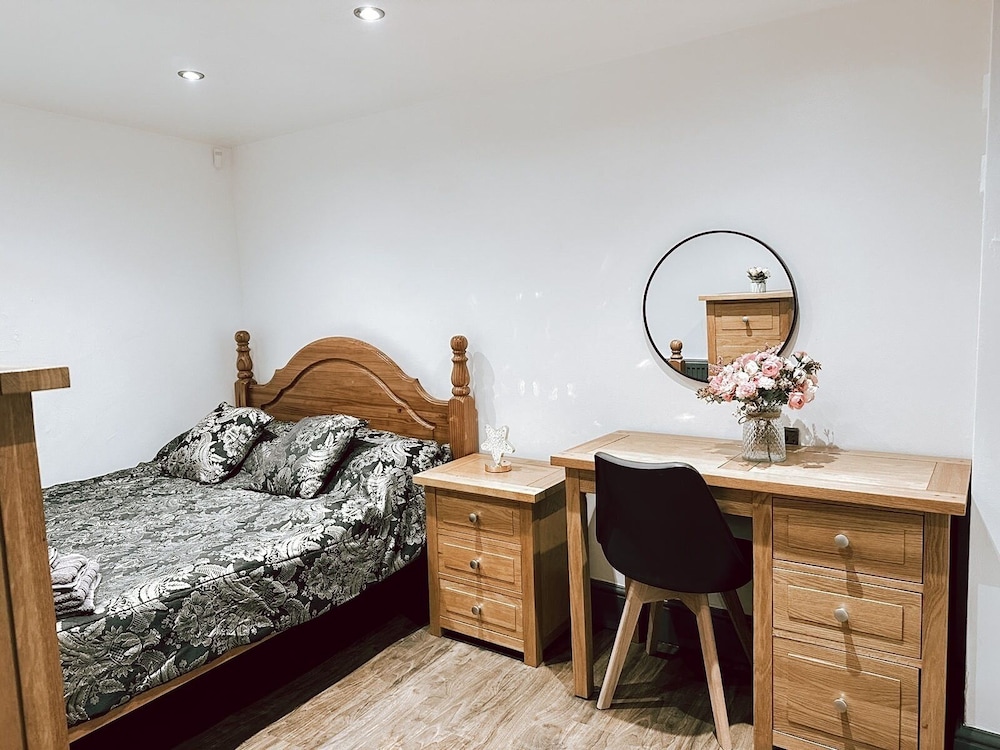 Eliteelegance Suites 2-bed Apartment in Sheffield view 3