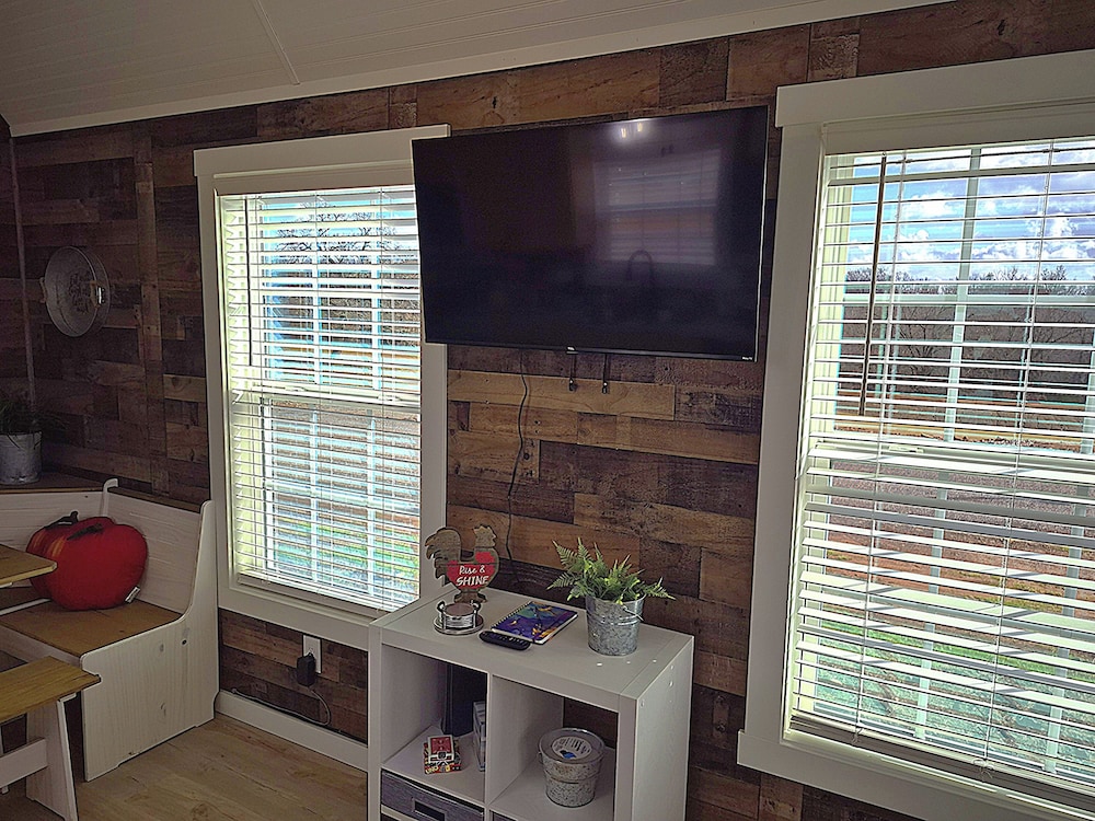 Redbud Tiny Home Resort
