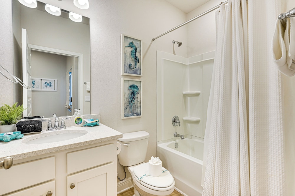 Beach Access: Port St Joe Home w/ Screened Patio!
