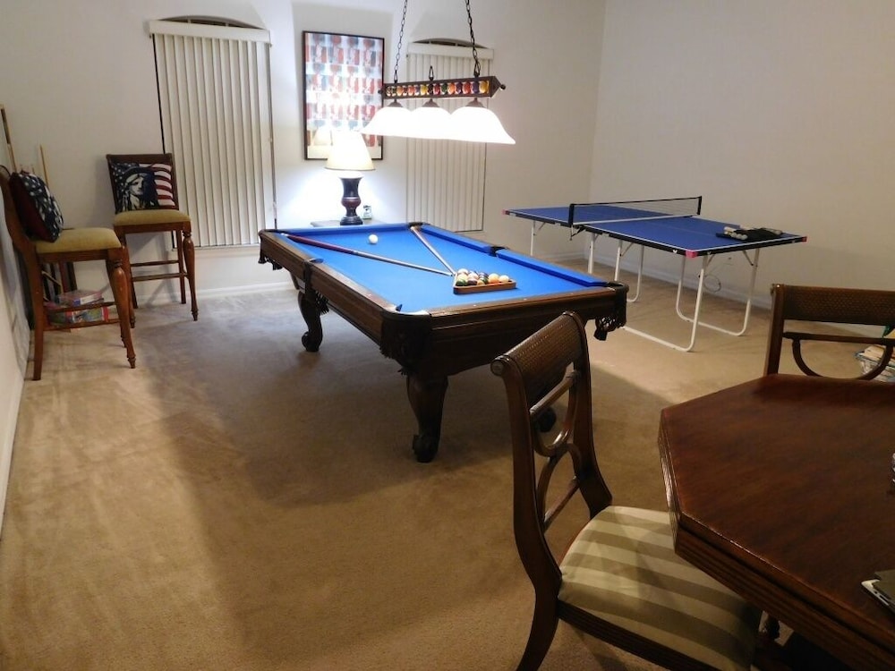 Palm Lake Villa 6 Bedroom Home