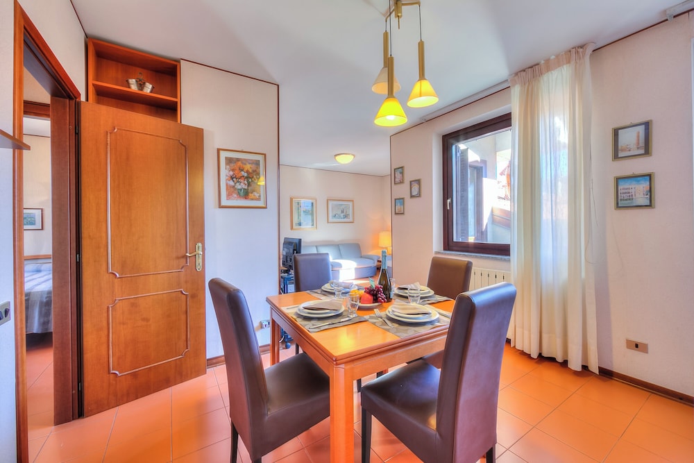 Laura's Cozy Apartment Stresa Center view 5