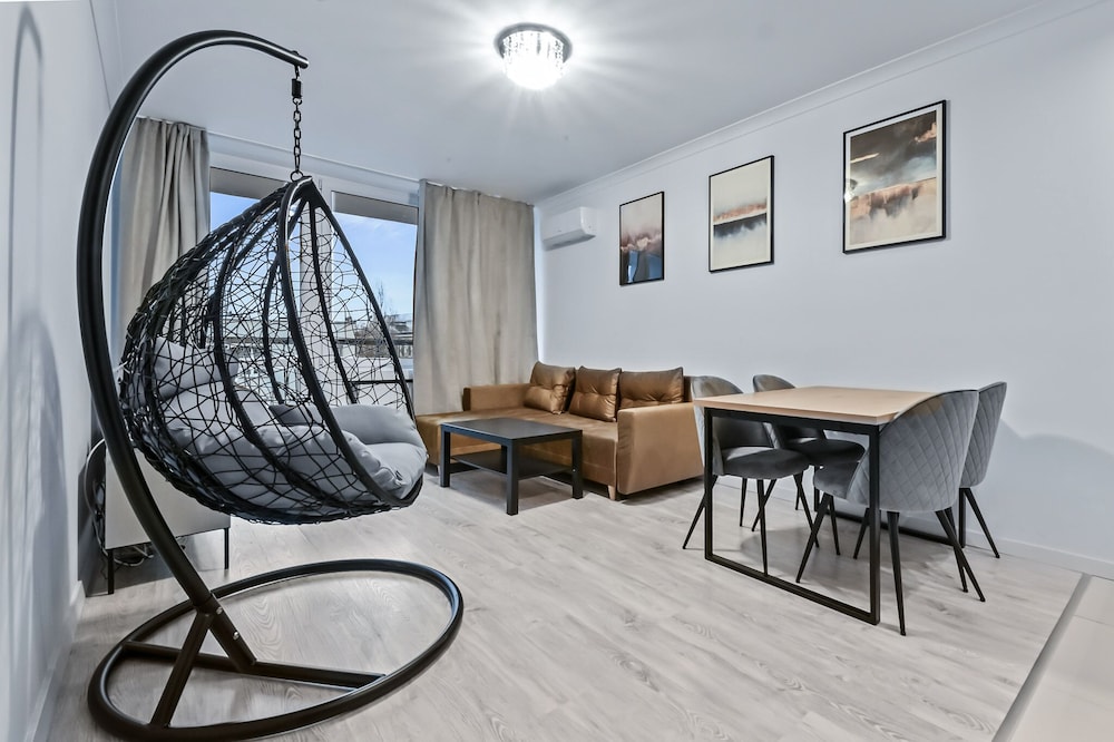 RentPlanet - Apartament Muranów view 5
