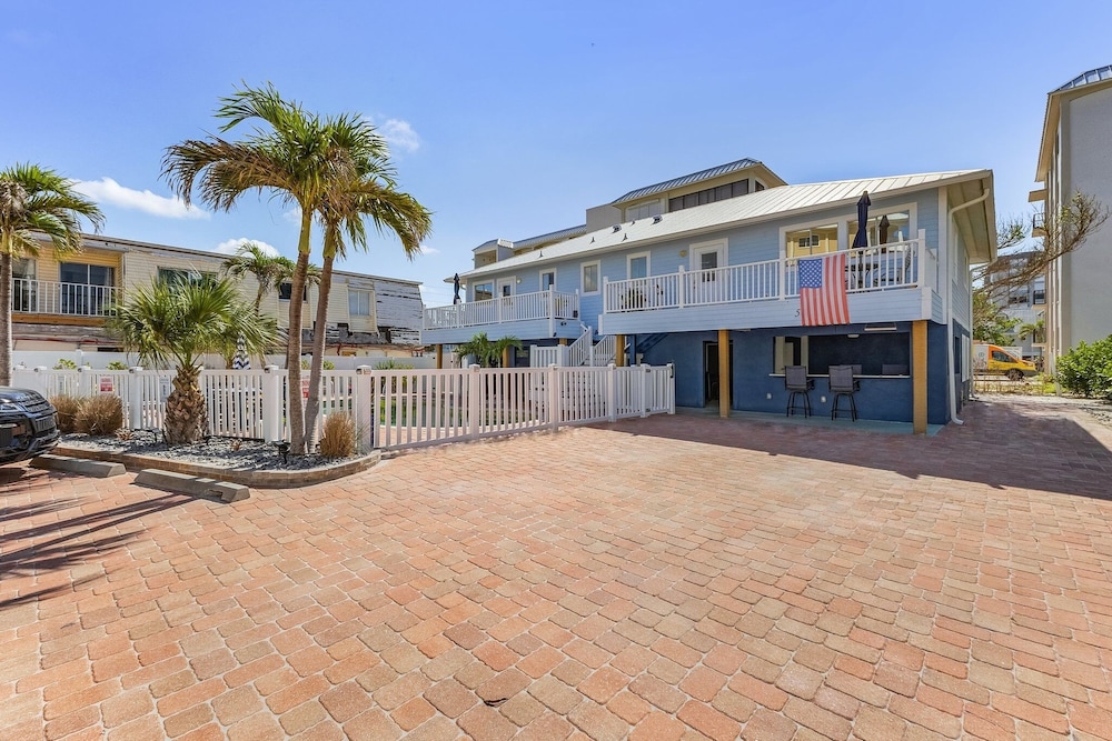 50 Starfish Shack: 3br/2ba Pool Home! 3 Bedroom Home