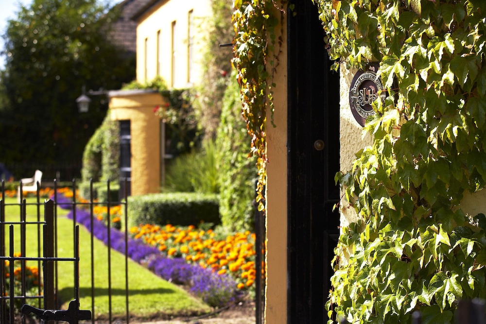 Hotel Dunraven Arms Hotel - Image 1