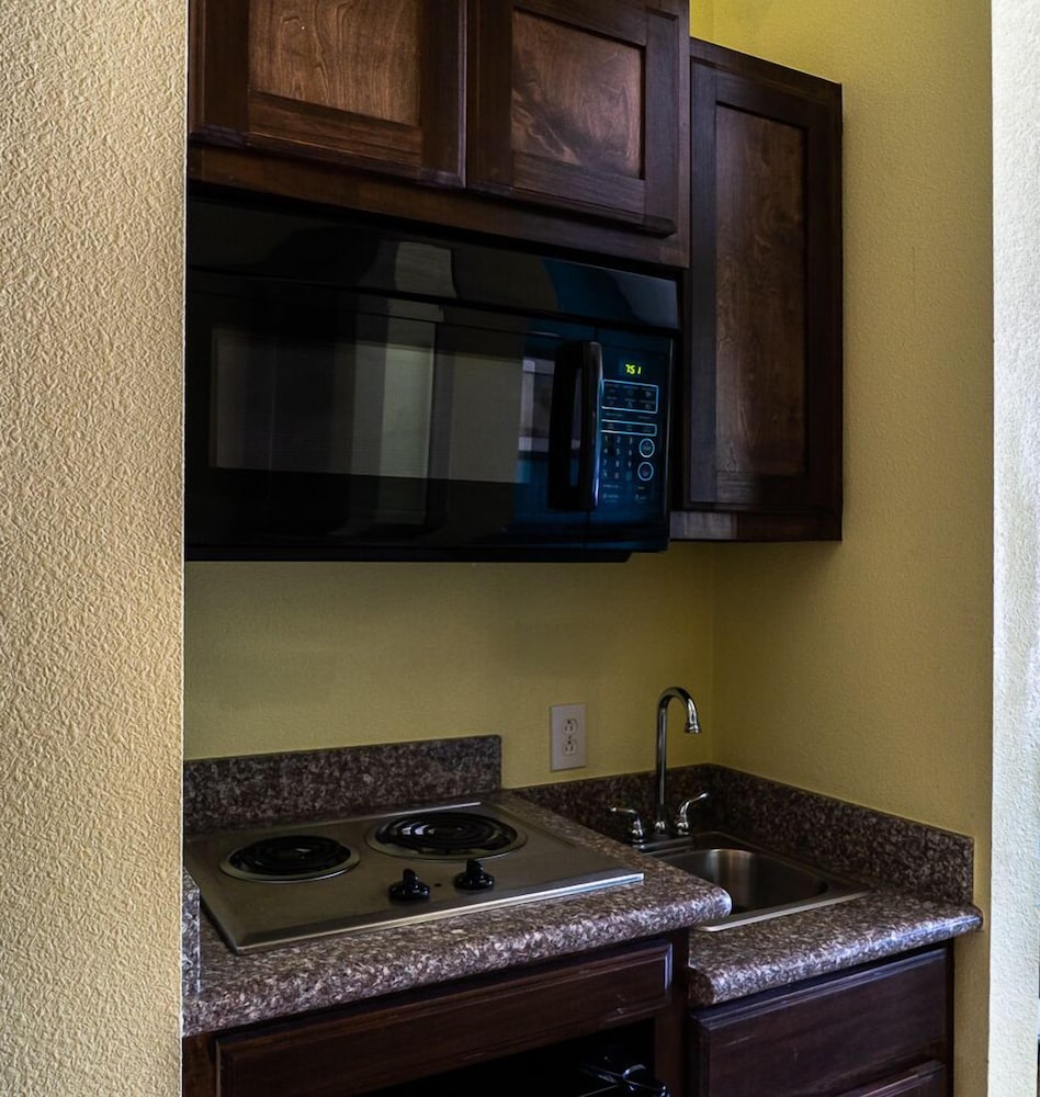 Rivers  Inn & Suites