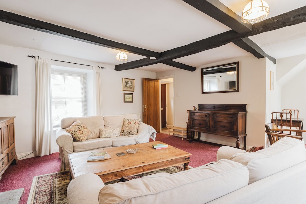 Cozy Cotswolds Retreat in Dursley