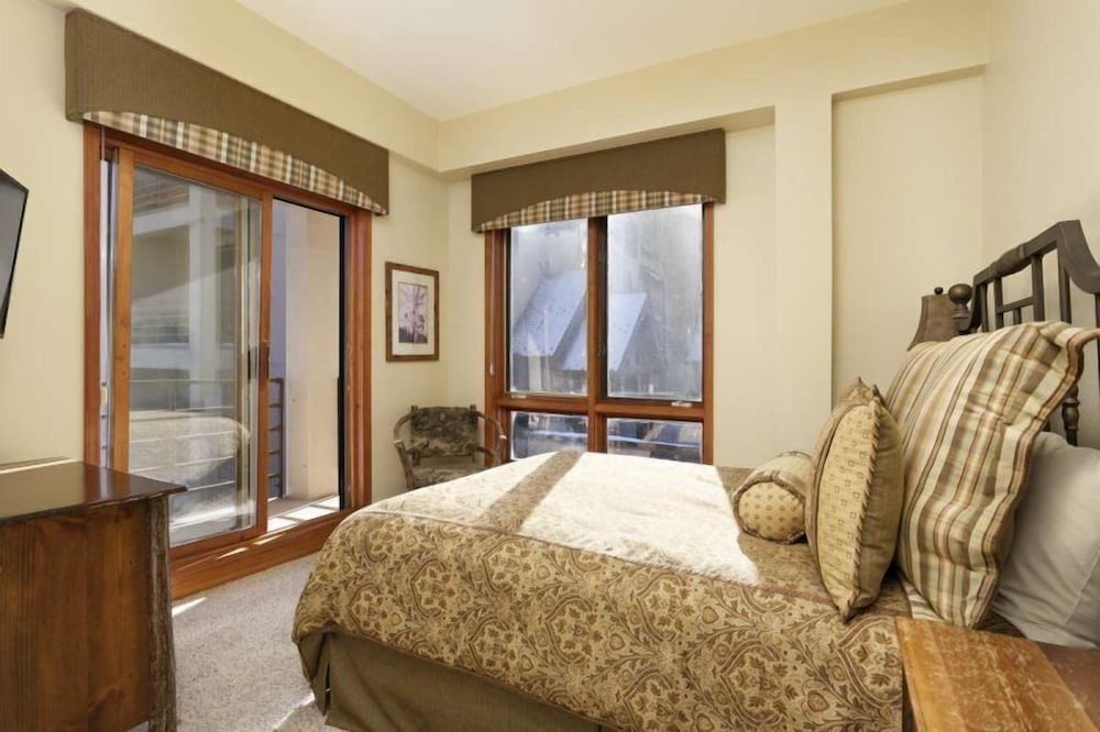 Snowmass Ski-in, Ski-out 3 Bedroom Condo view 2