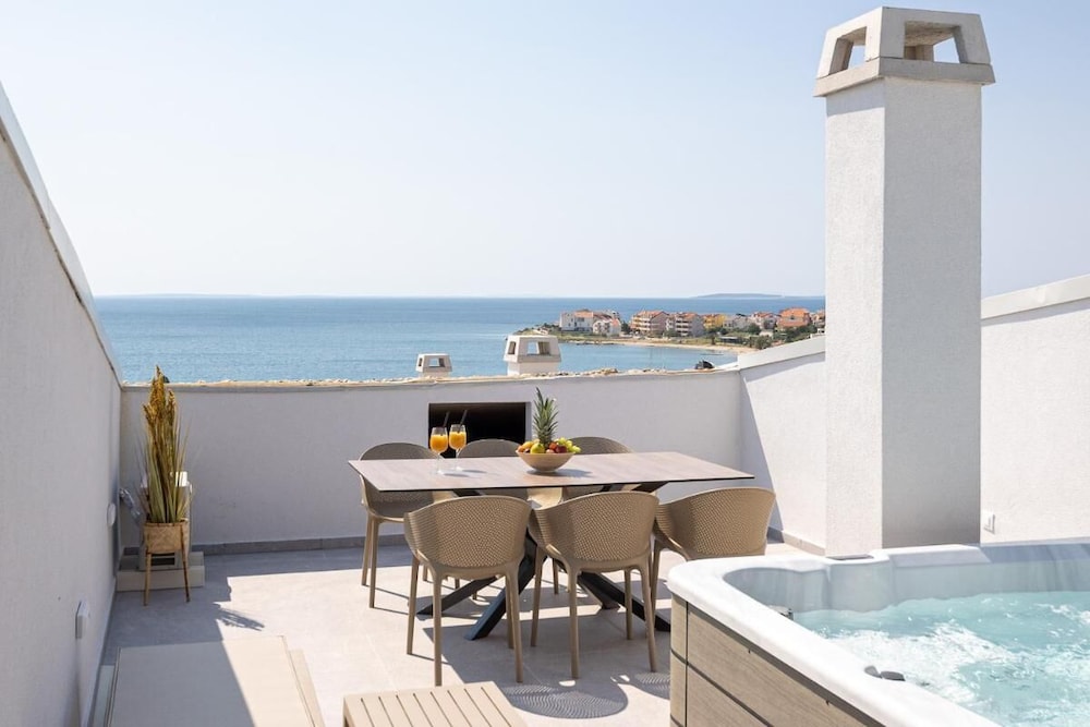 Salt & Soul Residence - Superior Apartment view 5