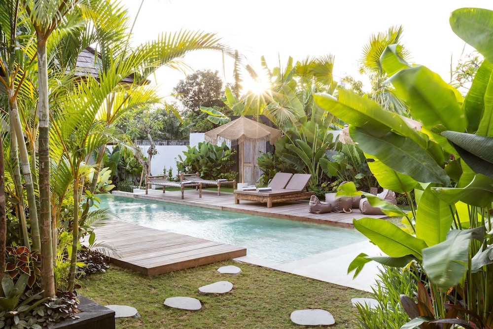 Villa Chempaka by Alfred in Bali - New Luxe Tropical 4BR Dream Villa in Canggu