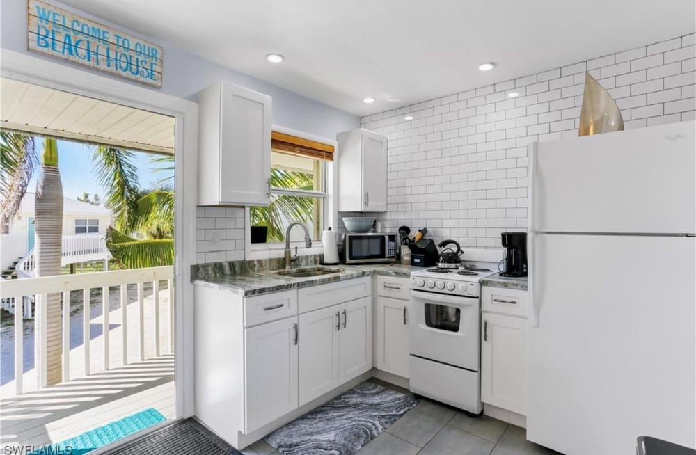 Island Oasis 2 in Fort Myers Beach view 5