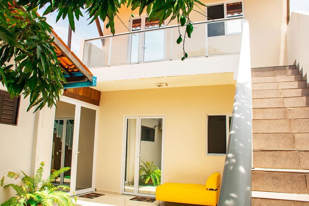 Casa em Cond Fechado em Barra de Santo Ant nio AL