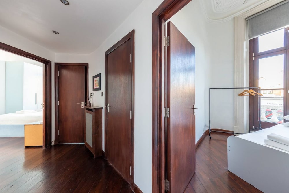 Central 2 Bedroom Flat - Opposite South Kensington Tube