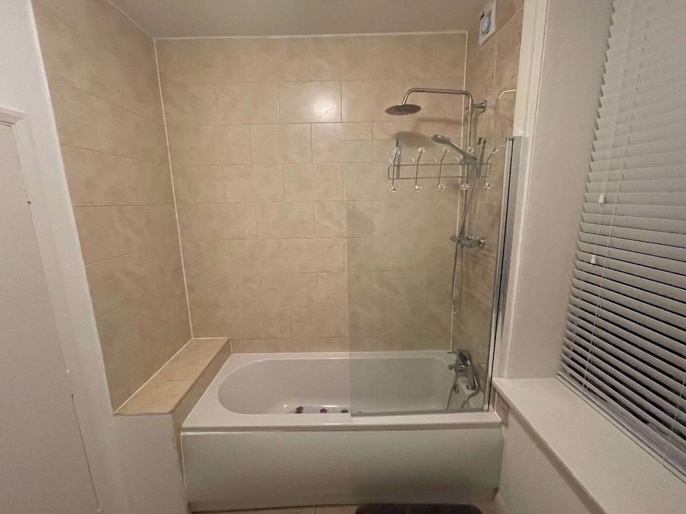 Cozy 1-bedroom Apartment Near Margate Seafront