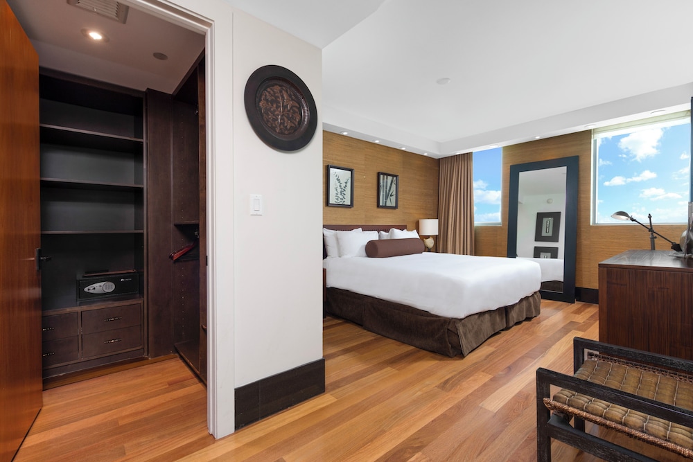 Luxury Vacation Rentals at The Setai by LRMB
