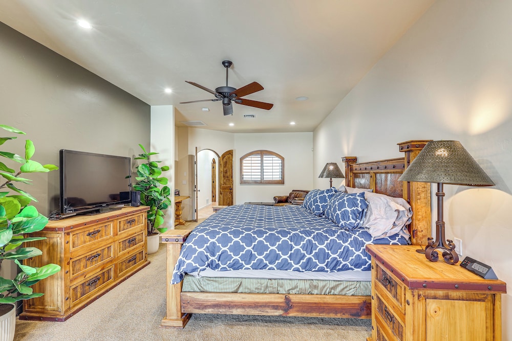 Game Room + Dock: Riverfront Escape in Parker!