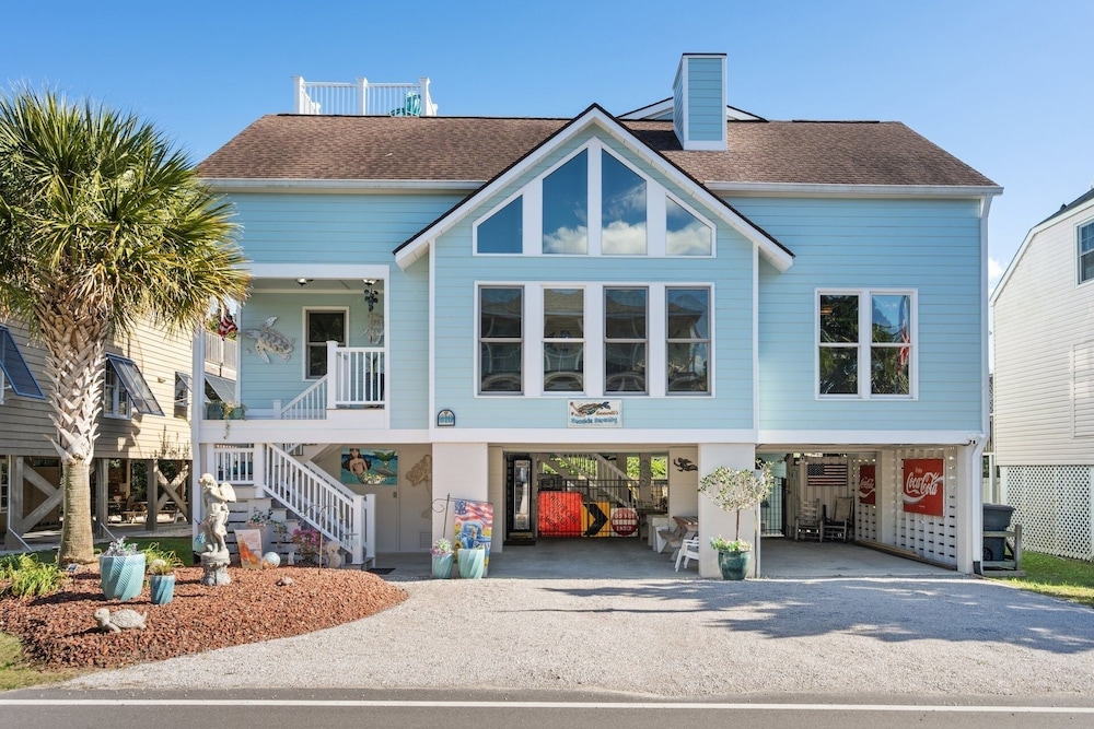 Santorelli's Seaside Serenety 4 Bedroom Home