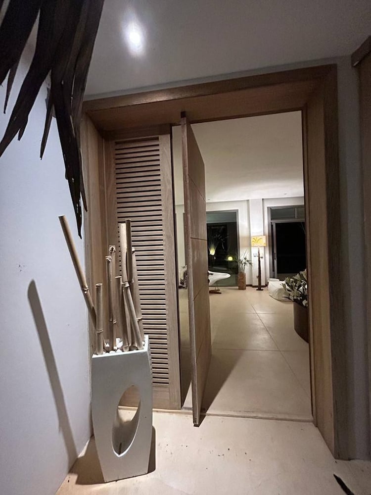 Villa Joyosa- Las Terrenas Beachfront Villa