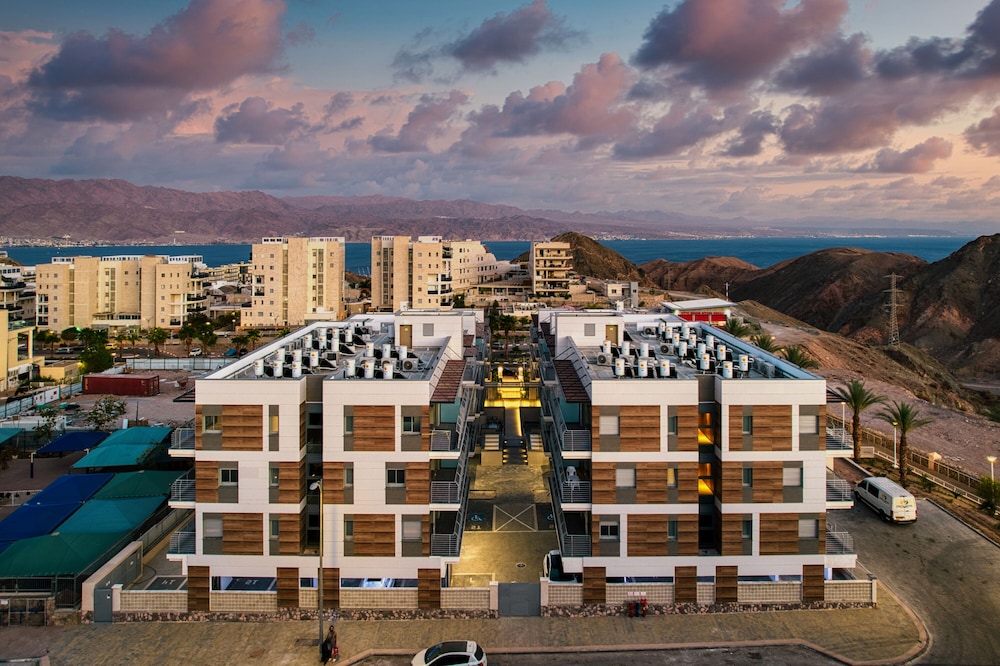 Red Canyon Garden Stay by Sea N' Rent