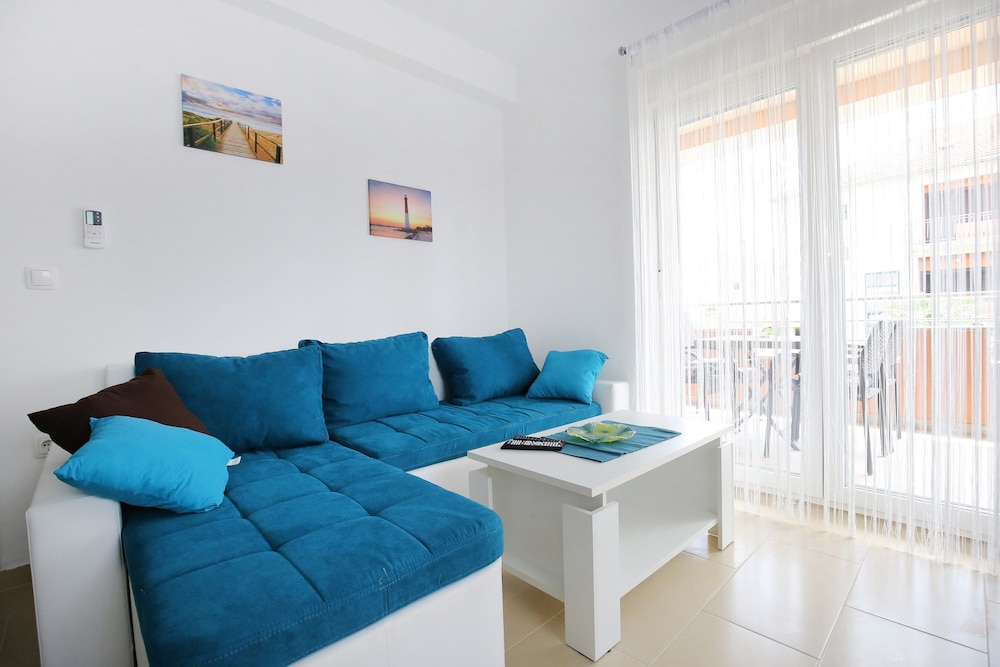 Apartments Kapetan
