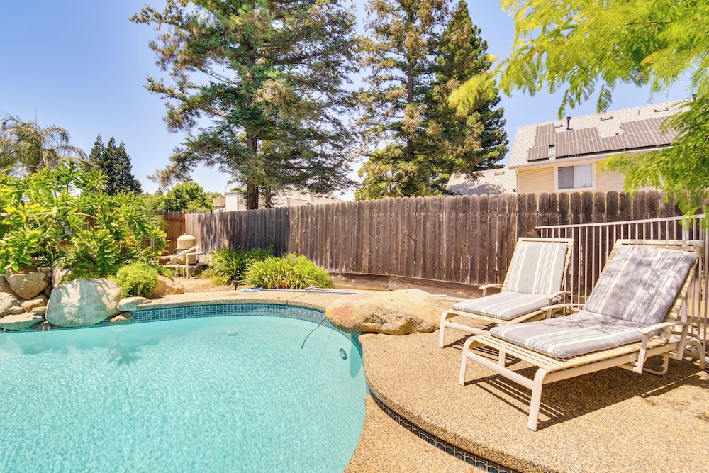 Clovis Family Home: Private Pool, Near Old Town!