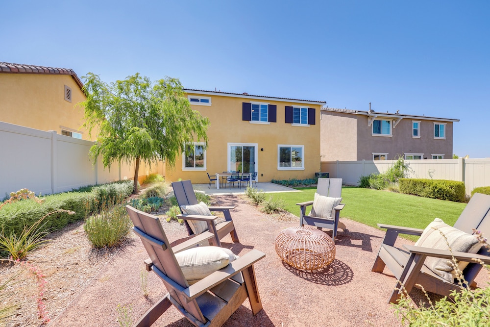Pool Access & Mtn Views: Family Haven in Beaumont!