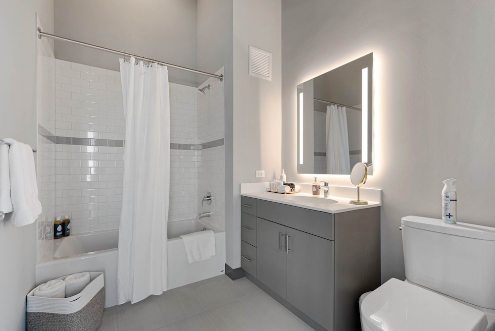 Cloud9 2x1 Apartments Fulton Market The Pop
