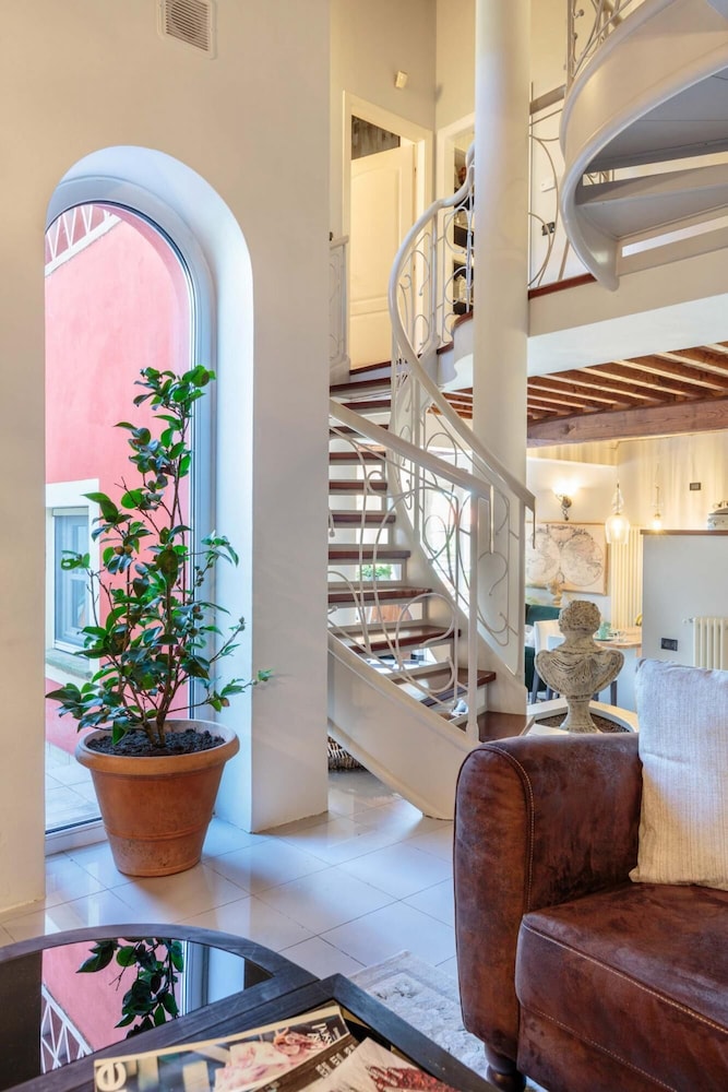 Villa Catia in Capannori view 4