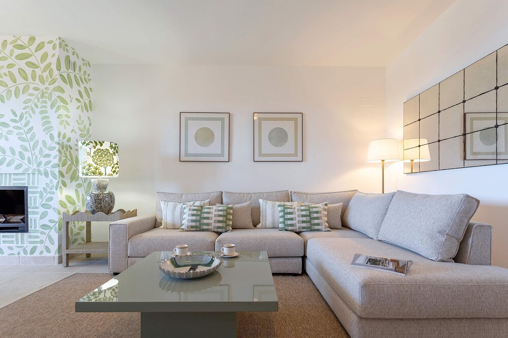 Exclusive 2BD Apartment Heated Pool Flamingos Golf