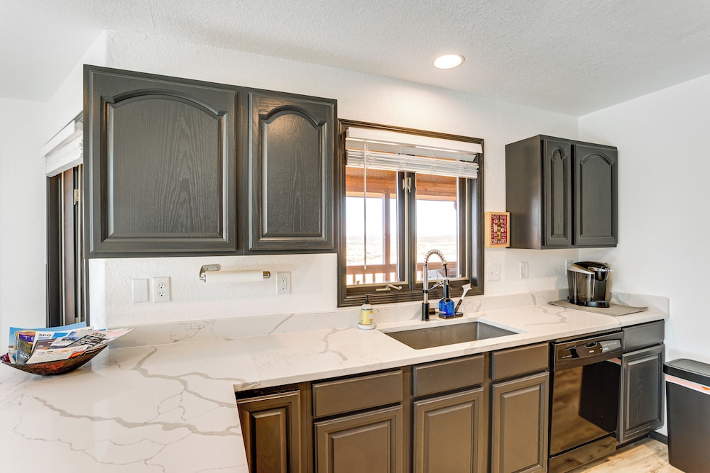 Mtn-view Escape w/ Office Space in Cortez!