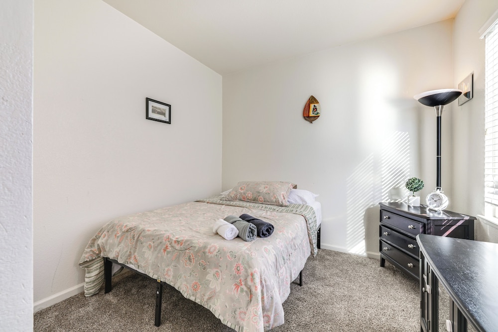 Spacious Turlock Home ~ 1 Mi to University!