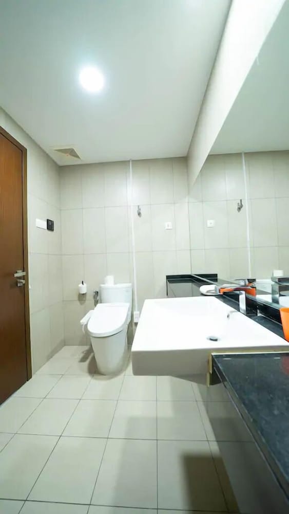 Bayhomes Lancaster Serviced Apartment