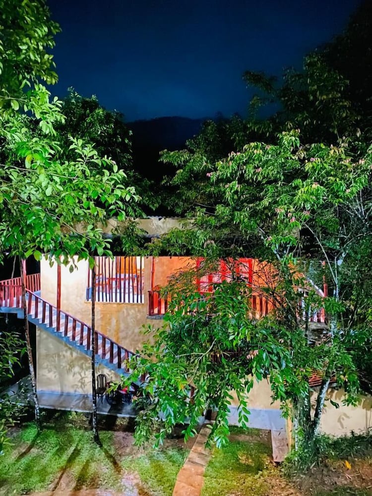 Sinharaja Eco Lodge