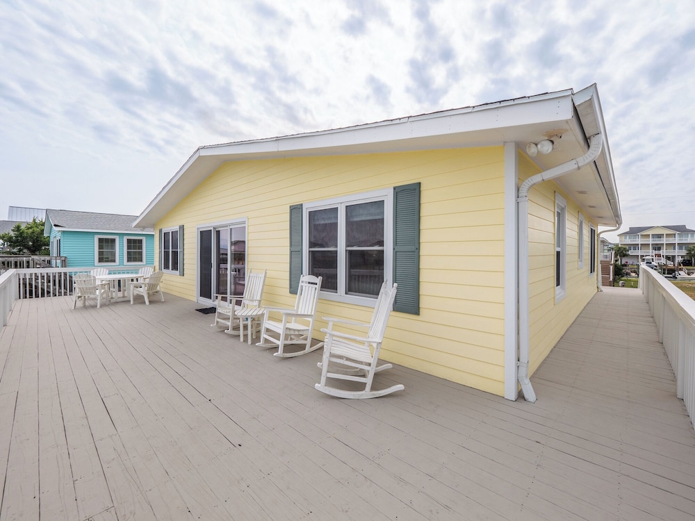 Bear's Den by Topsail Realty